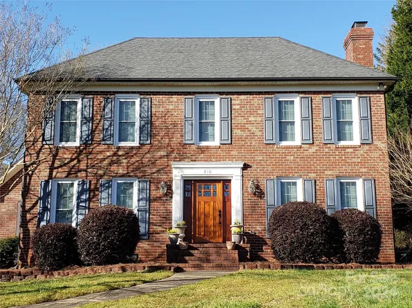 810 Woodmoore Ln, Kannapolis, NC 28081