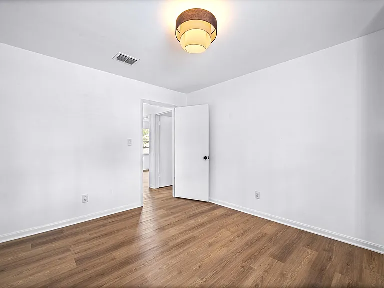 10622 Inwood Dr — Photo 38
