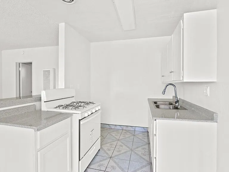 Westminster Apartments — Photo 46