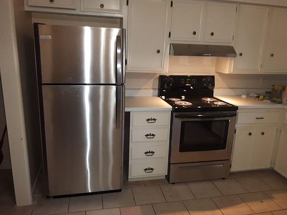 New Stainless Appliances in Huge Kitchen