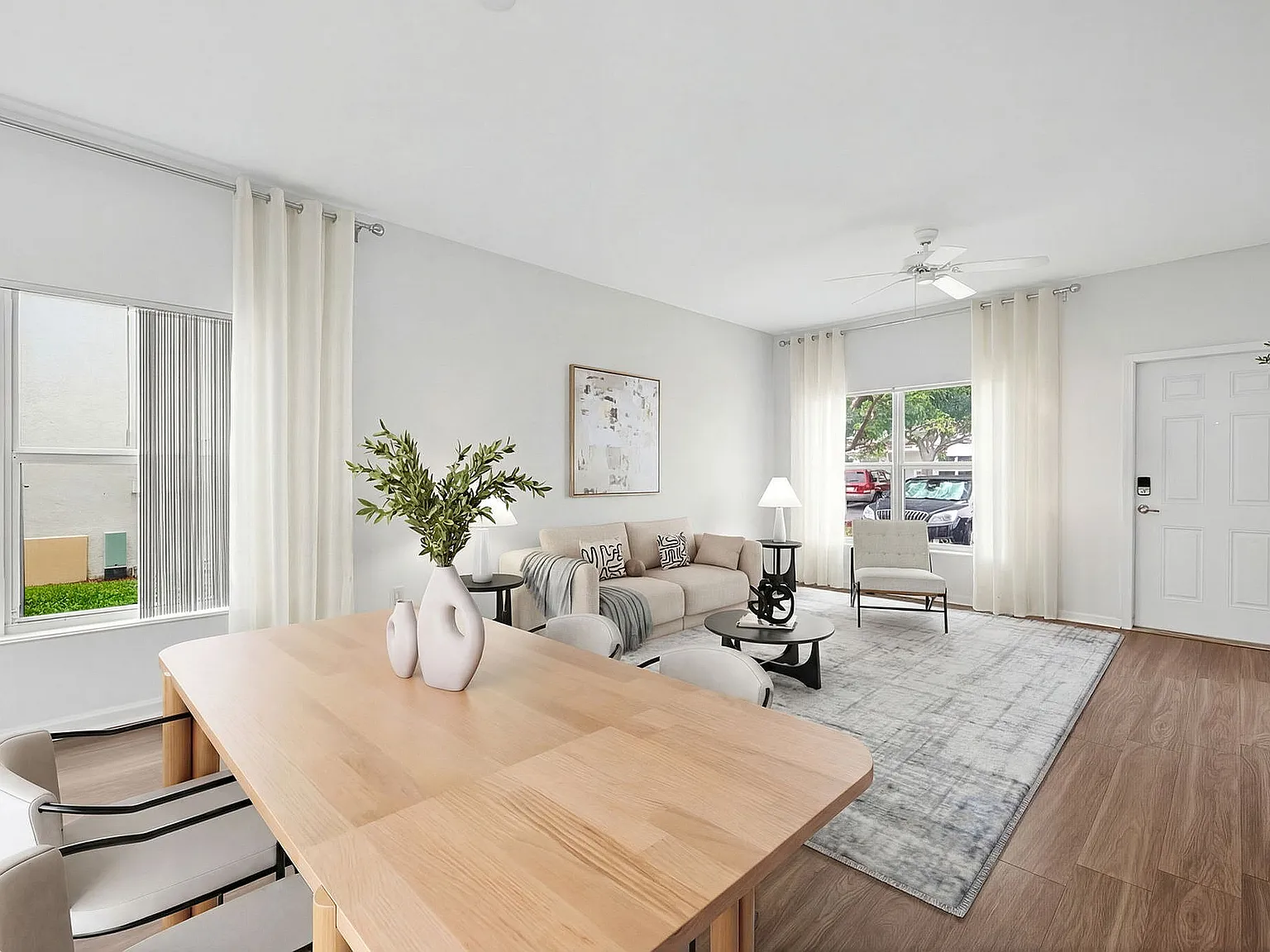 Mirage Bay Apartments — Photo 2