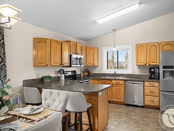 5th image of 841 Adobe Dr
