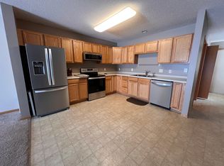 1639 Gunston Dr APT D, New Richmond, WI 54017
