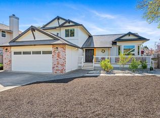11 Persimmon Ct, Petaluma, CA 94954