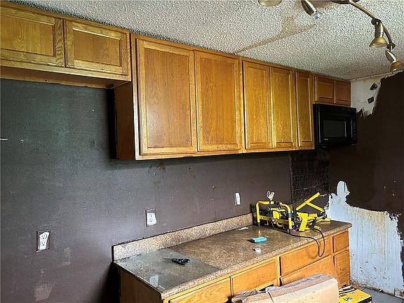 2nd image of 2033 Mazant St