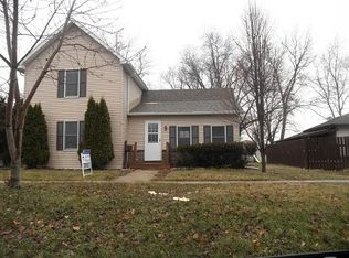 132 W Division St, Amboy, IL 61310