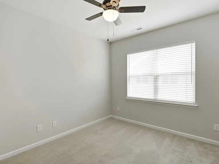 615 Myrick Aly — Photo 28