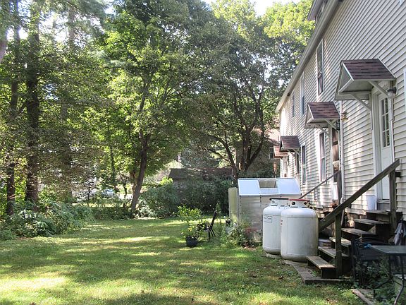 4th image of 19 Valley St
