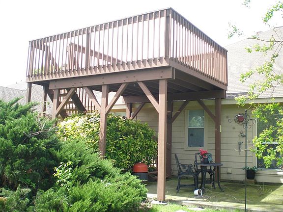 3rd image of 6318 Warwick Dr