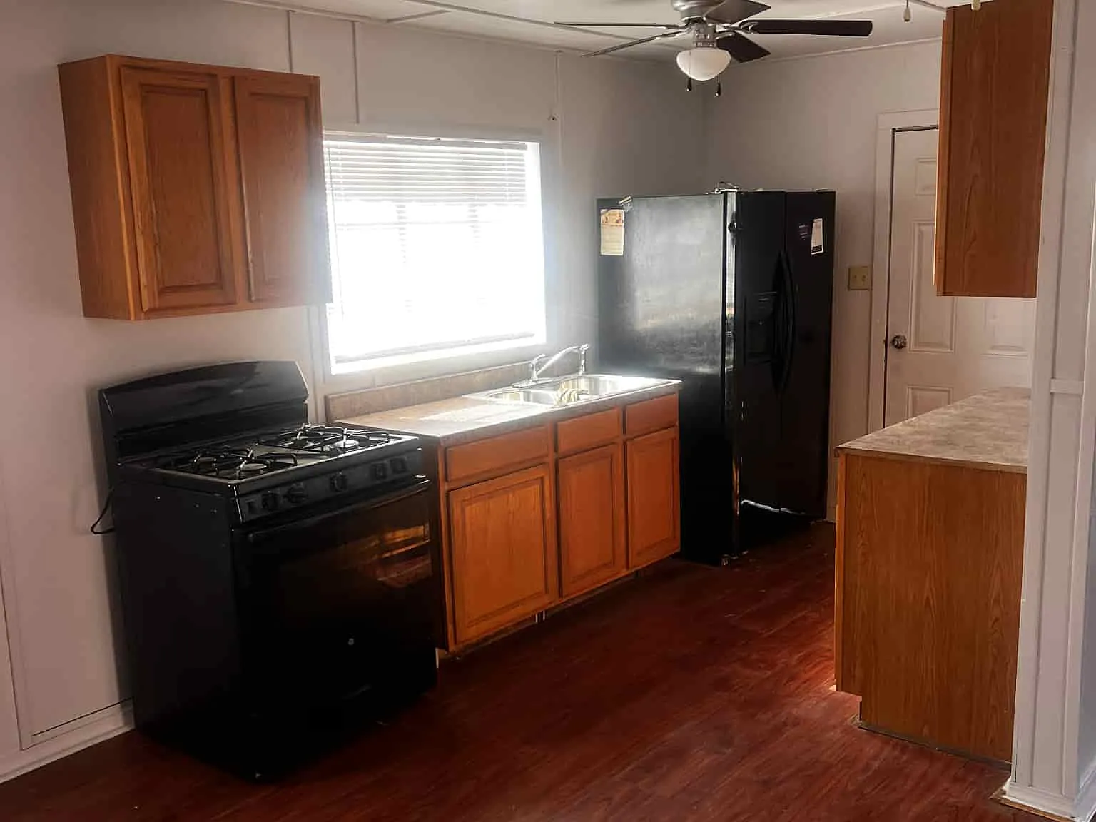 Studio, 700 sqft, $750 — Photo 3