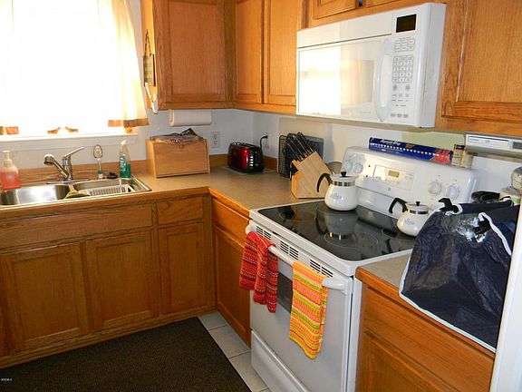 4th image of 10411 Cottage Ct