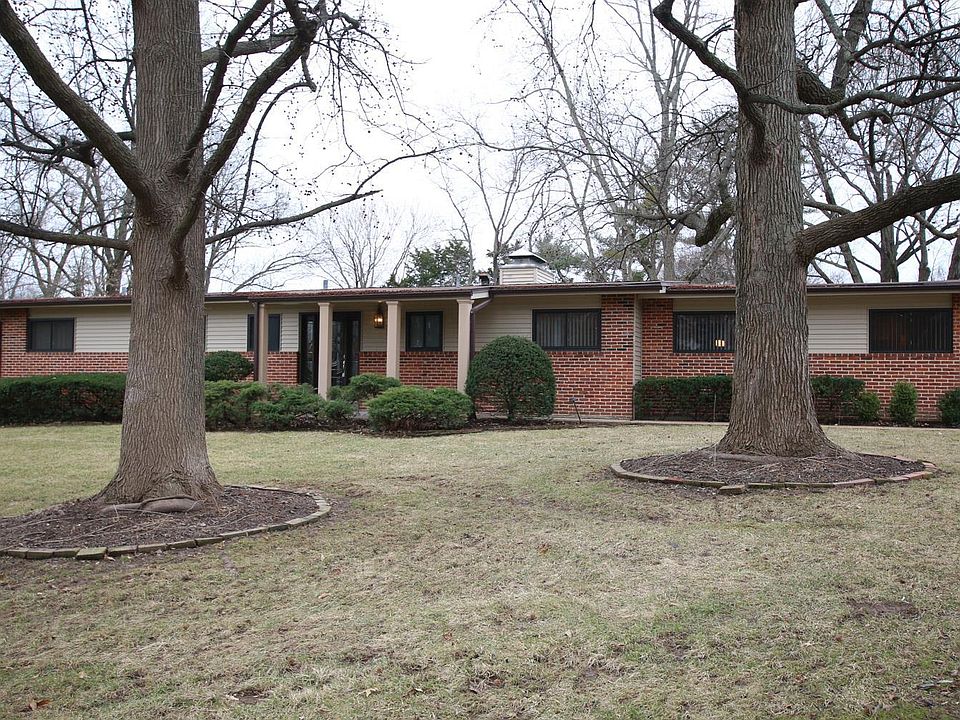 1st image of 4 The Knolls Ln
