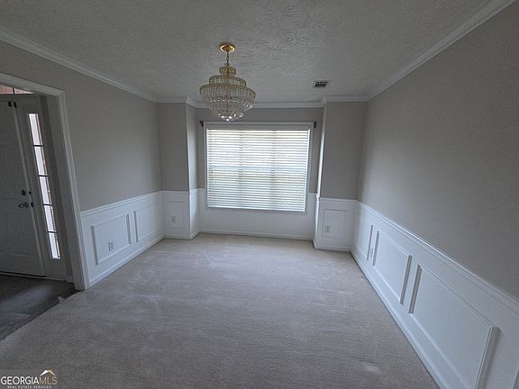 3rd image of 3205 Haleys Way SE
