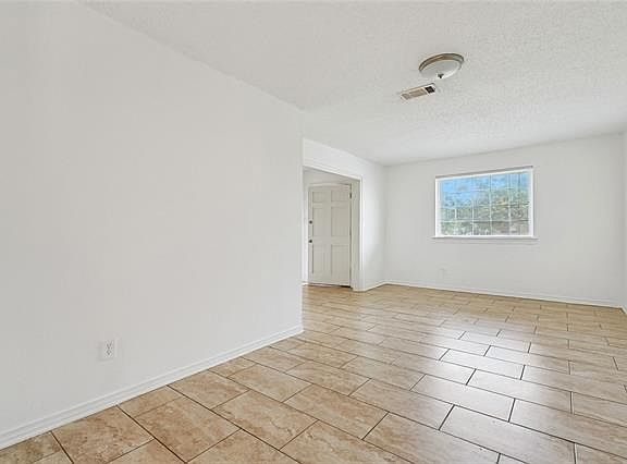 5th image of 4444 W Esplanade Ave
