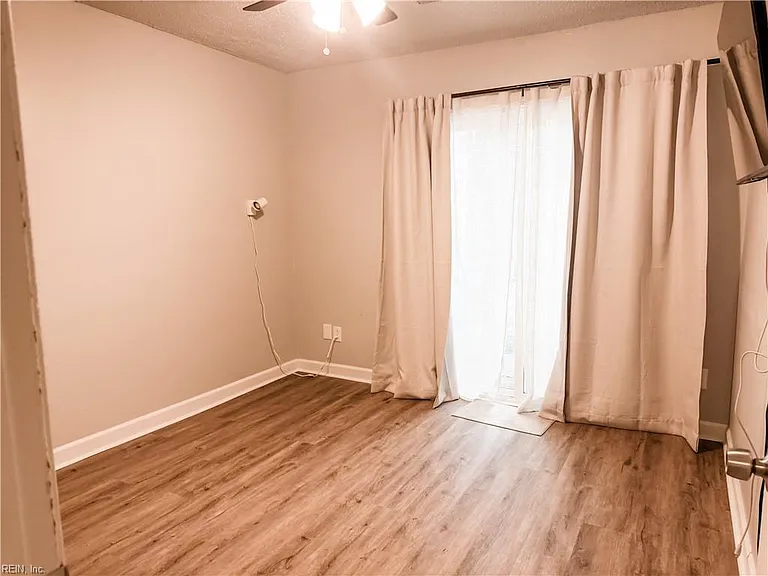 5433 Campus Dr — Photo 14