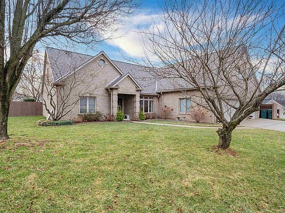 2nd image of 2918 Saratoga Ct