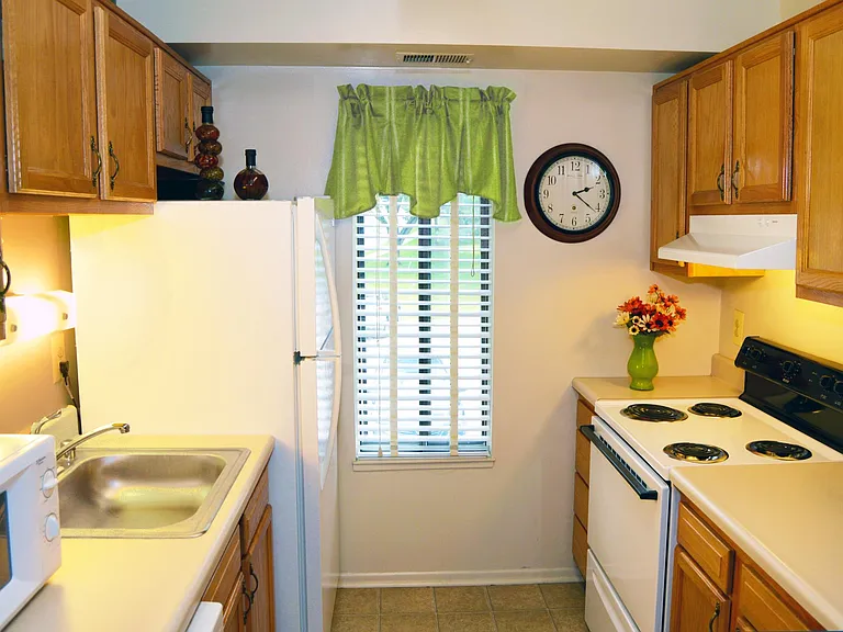 5 Corners Apartments — Photo 9
