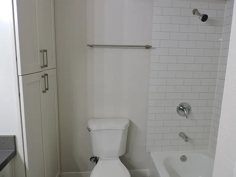 1317 W St #2 — Photo 6