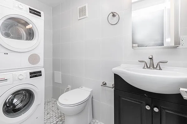 Rented by Bond New York | media 22