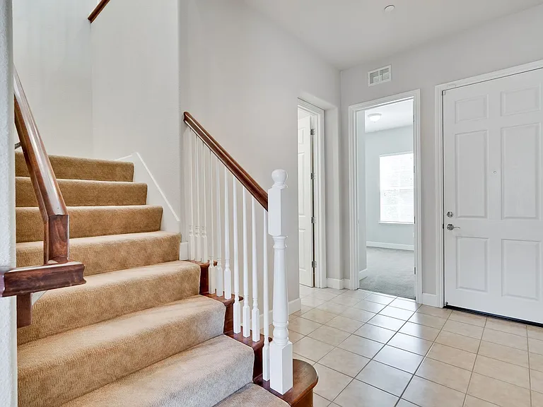 104 Alden Ct — Photo 4