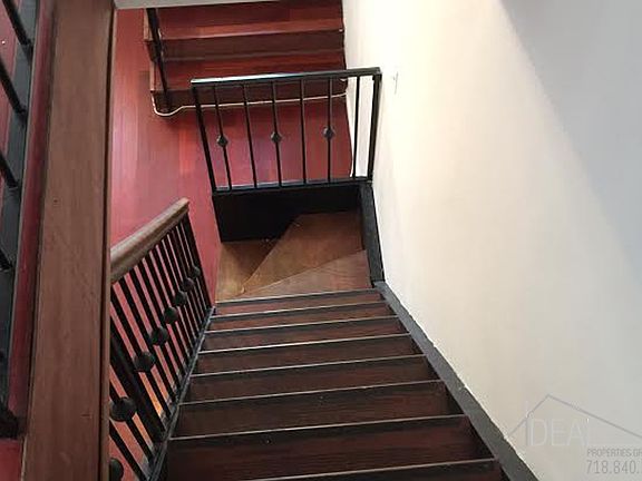 4th image of 221 Montrose Ave #0B