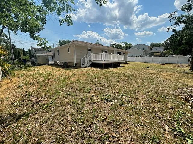 3 bed, 1312 sqft, $3,100 — Photo 2