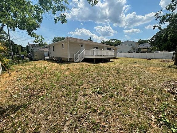 2nd image of 1952 Ravenwood Dr