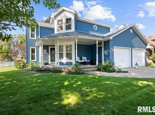4310 Apple Valley Dr, Bettendorf, IA