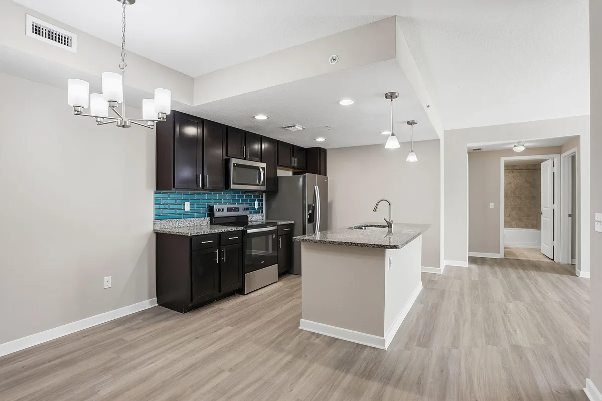 Building Photo - 3611 High Ridge Way #302