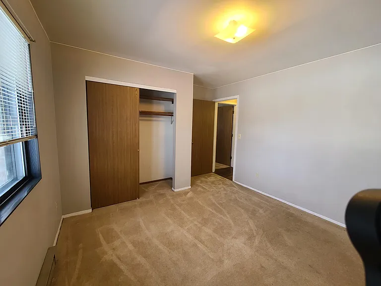 700 Park Ave — Photo 17