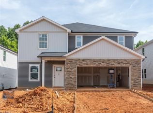 1139 Winding Spring Dr, Mebane, NC 27302