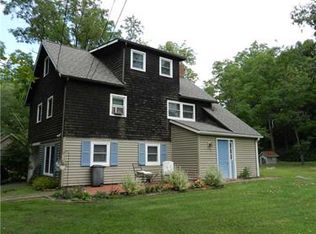 121 School St, Laughlintown, PA 15655