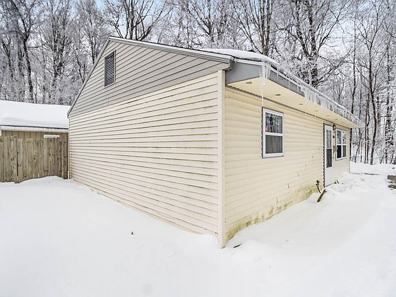 3rd image of 204 Barbie St