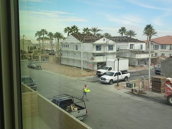 4th image of 36 Jasmine Point St