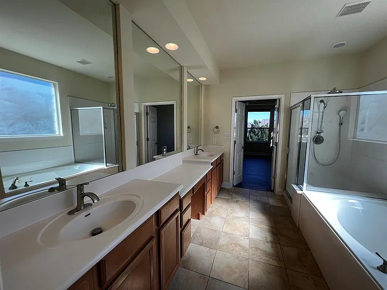 15224 Interlachen Dr — Photo 18