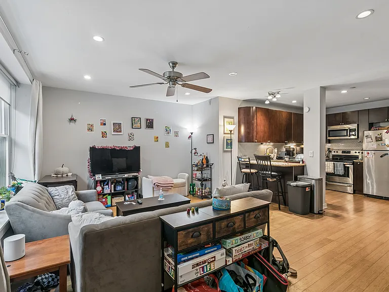1124 N 3rd St #1 — Photo 3