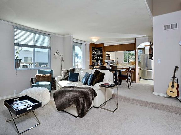 3rd image of 4070 Riviera Dr Unit 11