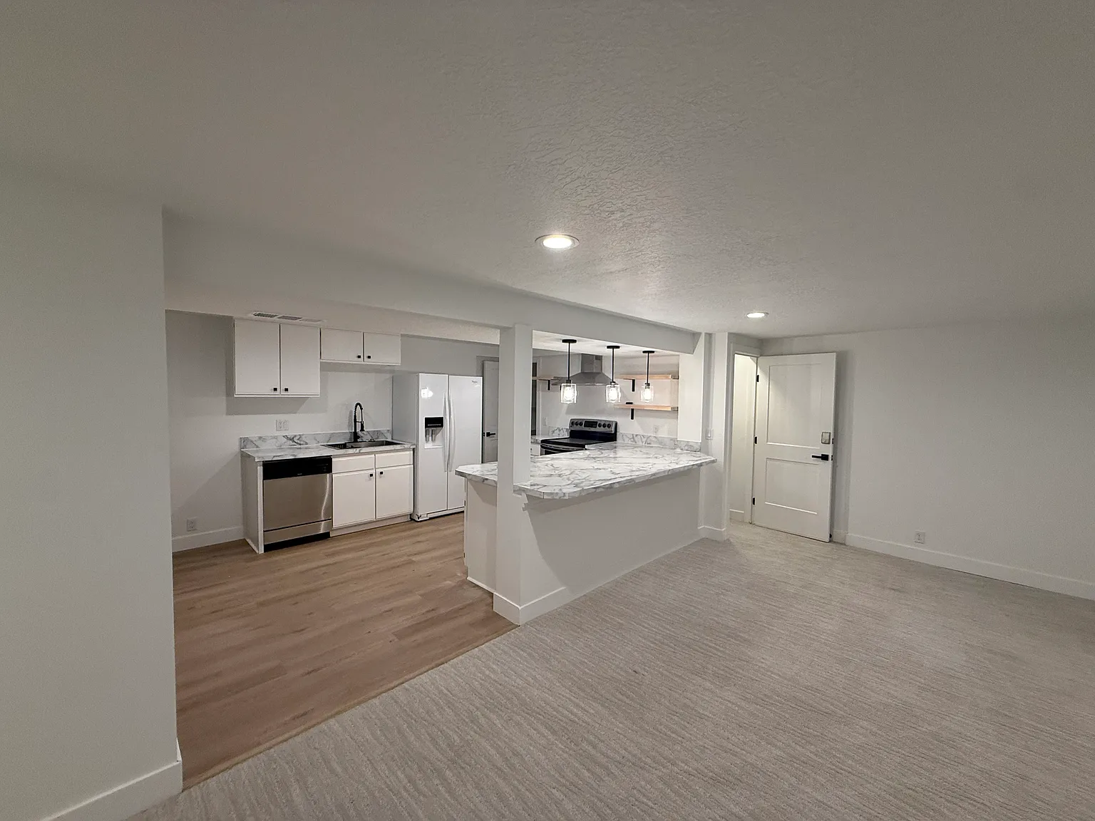 2 bed, 966 sqft, $1,600 — Photo 4
