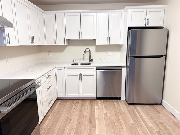 3rd image of 11 Cogswell Ave APT 13