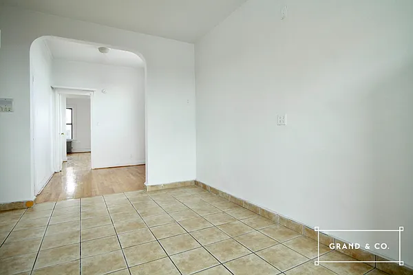 Rented by Grand & Co. | media 10