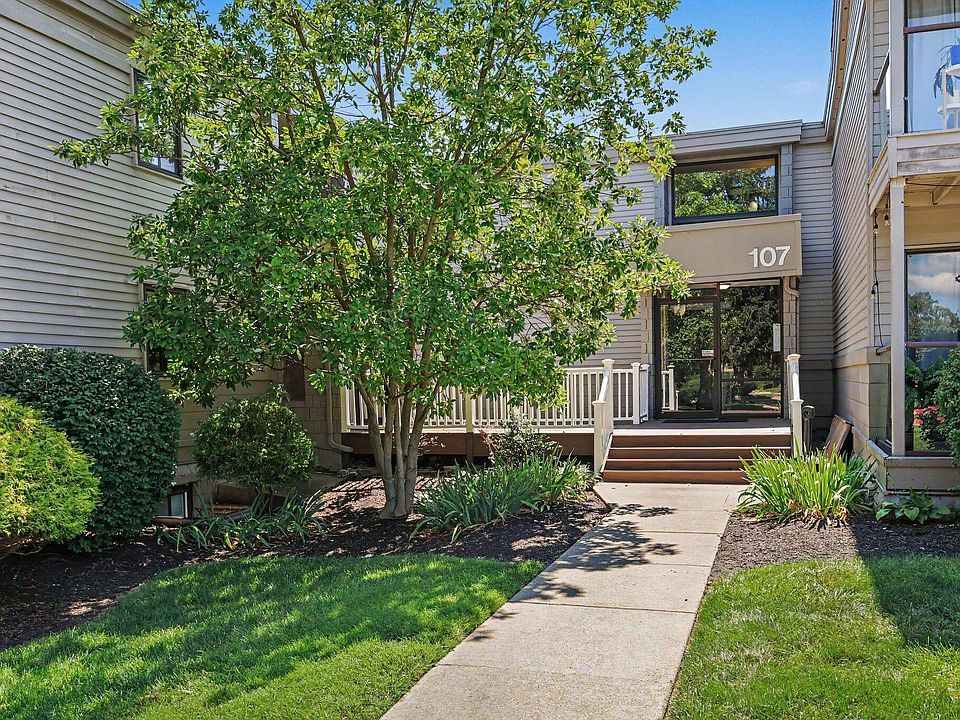 1st image of 107 Winding Way Unit I