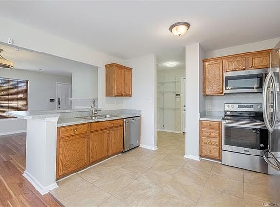 2nd image of 15252 Pangborn Pl