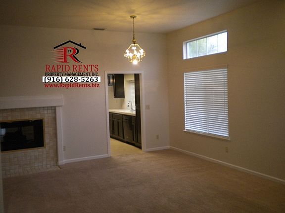 3rd image of 100 Faithorne Ln