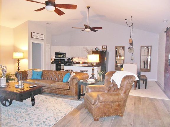 4th image of 110 Savannah Cir N
