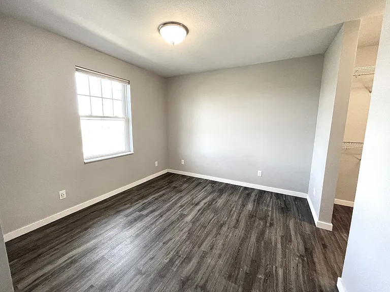 511 Cavalier Dr — Photo 15