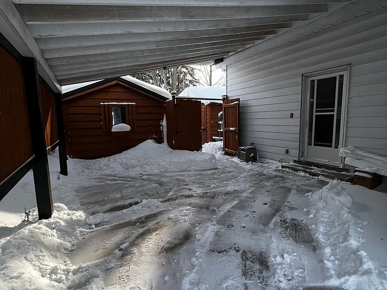 31 Railway Ave — Photo 14