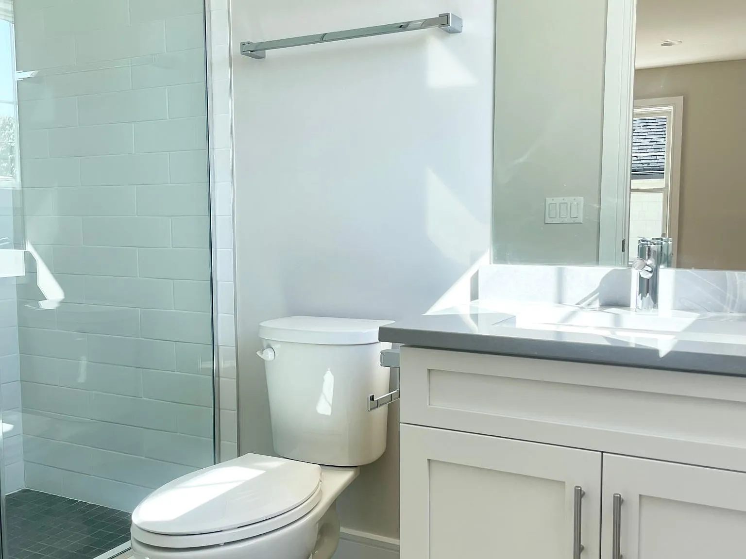 3 bed, 3.5 bath, $5,475 — Photo 4
