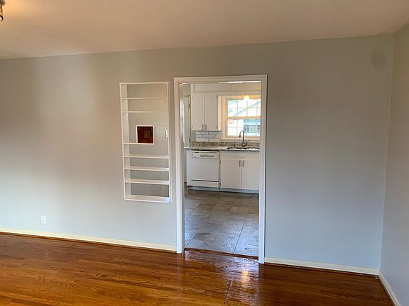4th image of 318 Meadow Ln