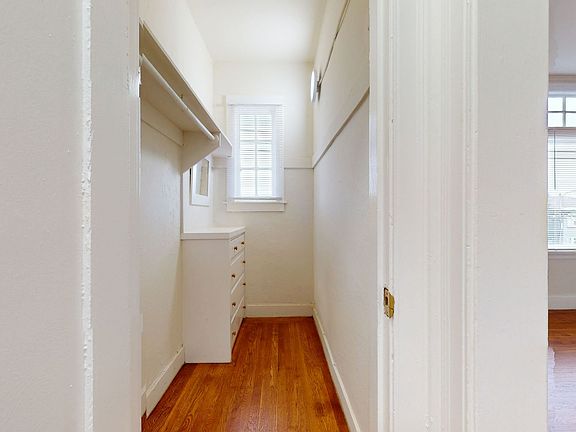 3rd image of 450 40th St APT 201