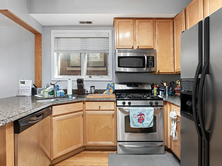 1522 N Bosworth Ave #2 — Photo 6